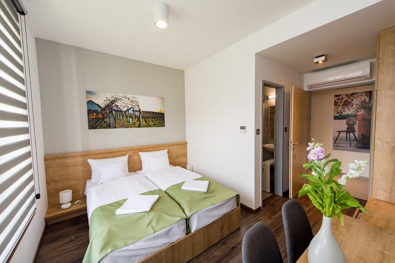 Pilvax Hotel Superior คาลอชชา ภายนอก รูปภาพ