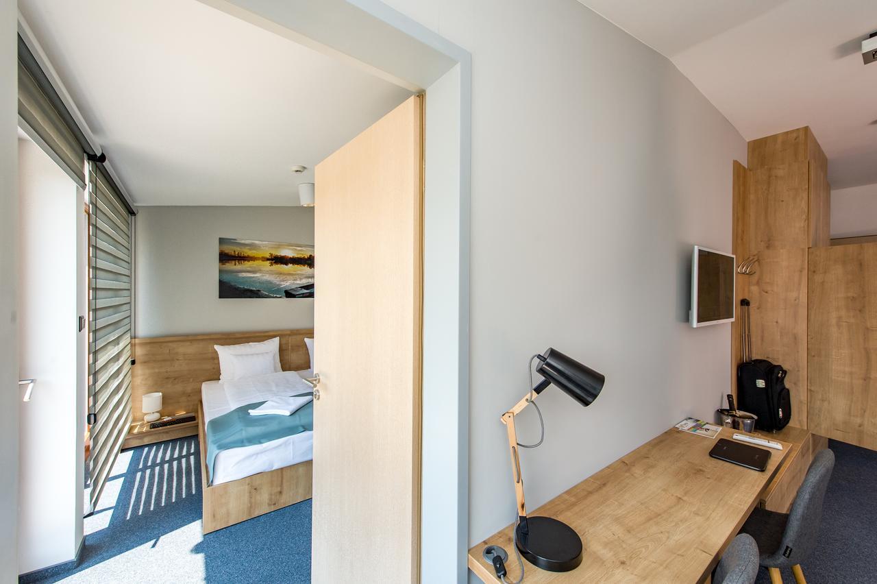 Pilvax Hotel Superior คาลอชชา ภายนอก รูปภาพ